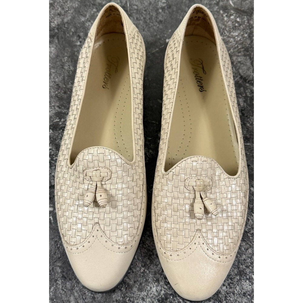 Trotters Womens Liz Wingtip Woven Leather Tassel Slip On Loafers Flats Cream 11M